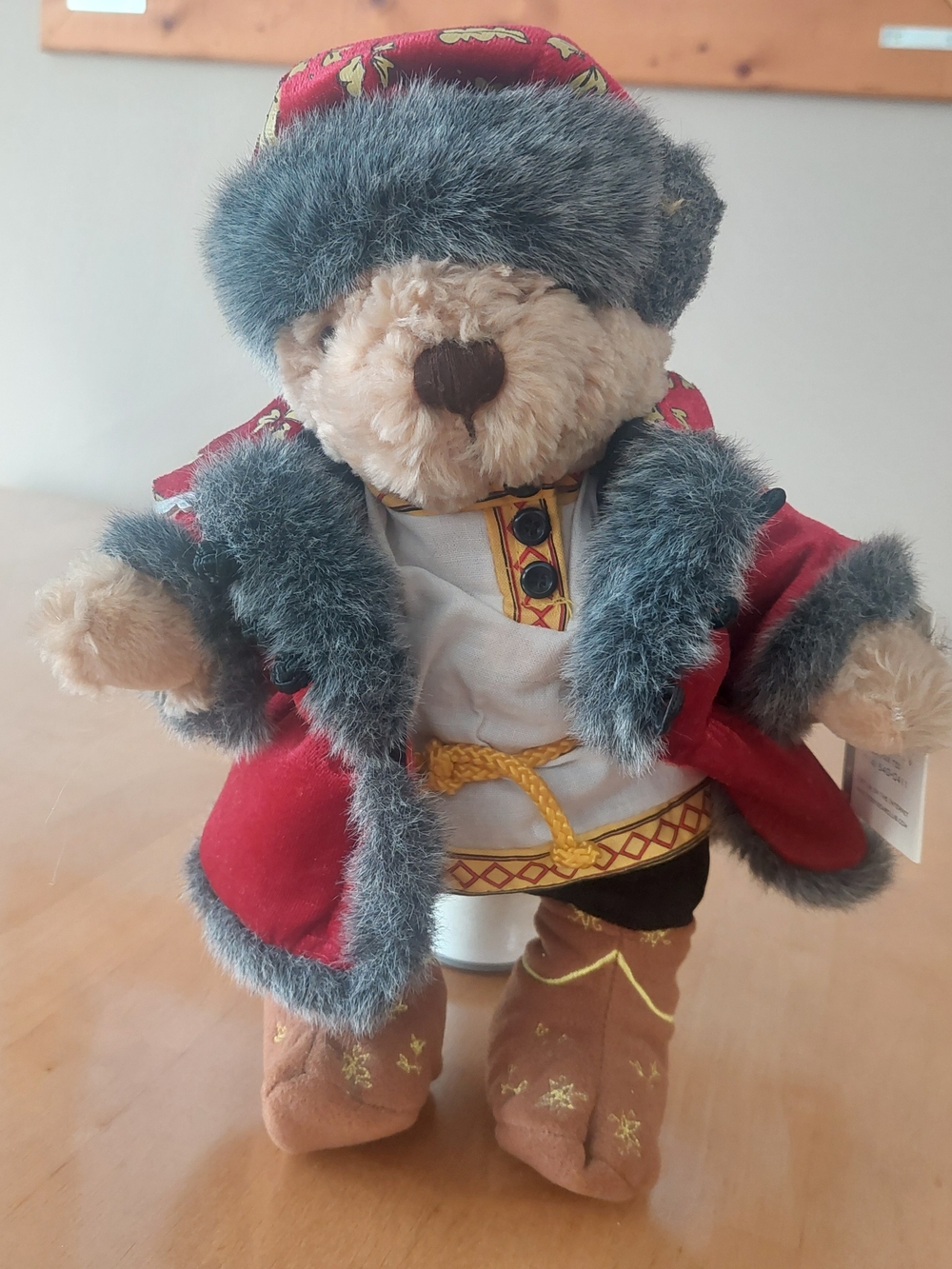 (2004) Hard Rock Cafe Moscow Bear "Russian Prince" LIMITED EDITION 200/600 NWT